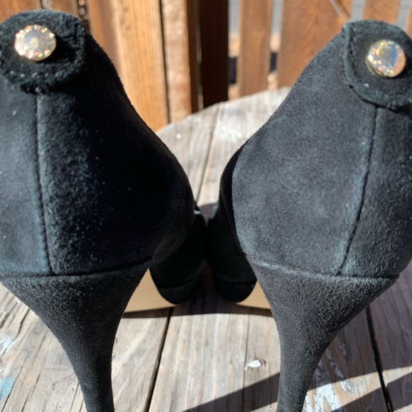 INVENTORY LIQUIDATION SALE! Michael Kors Black Suede Platform Pumps Size 7 - Picture 11 of 12